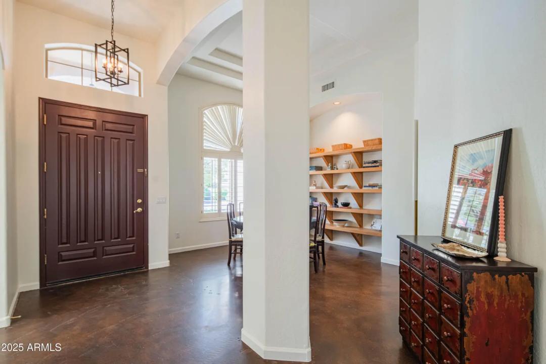 Real Estate Picture 4