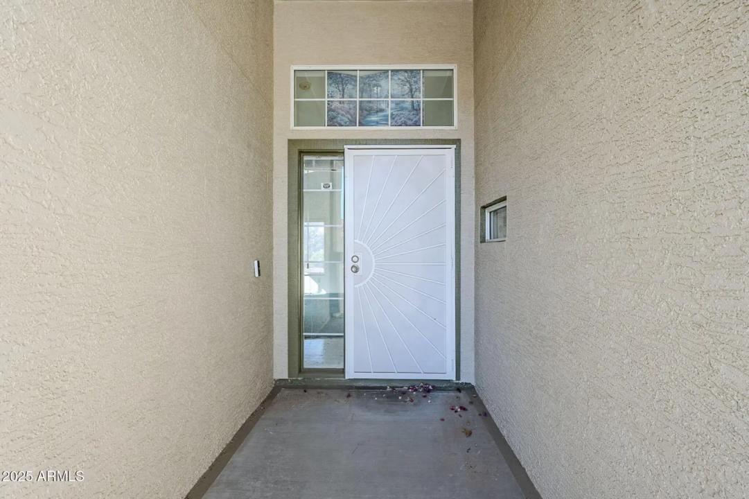 Real Estate Picture 4