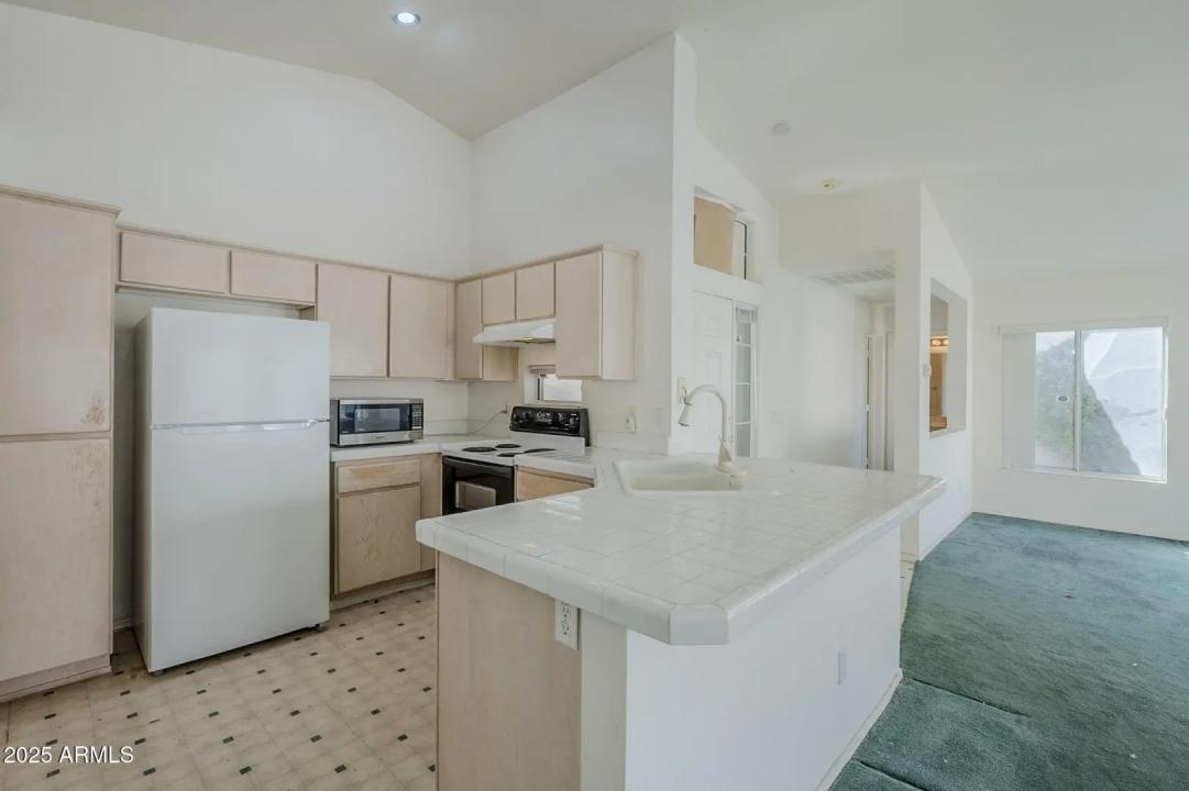 Real Estate Picture 9