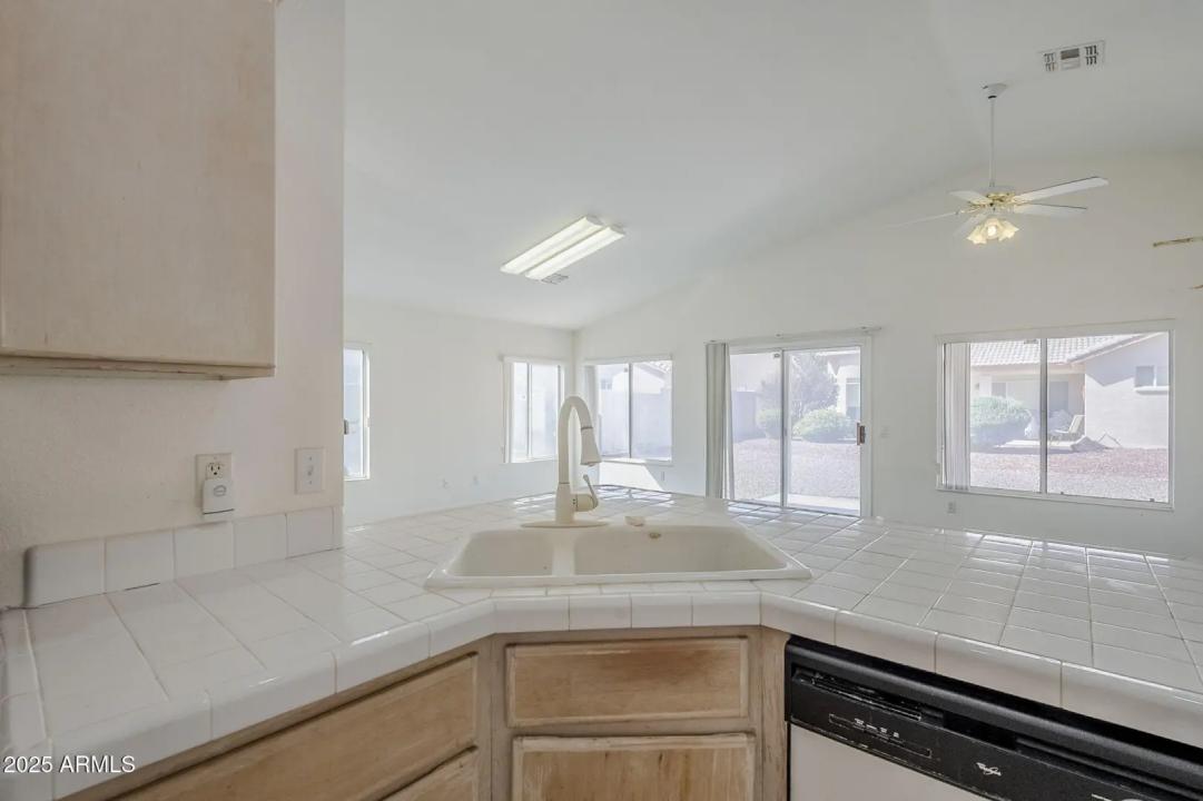 Real Estate Picture 12