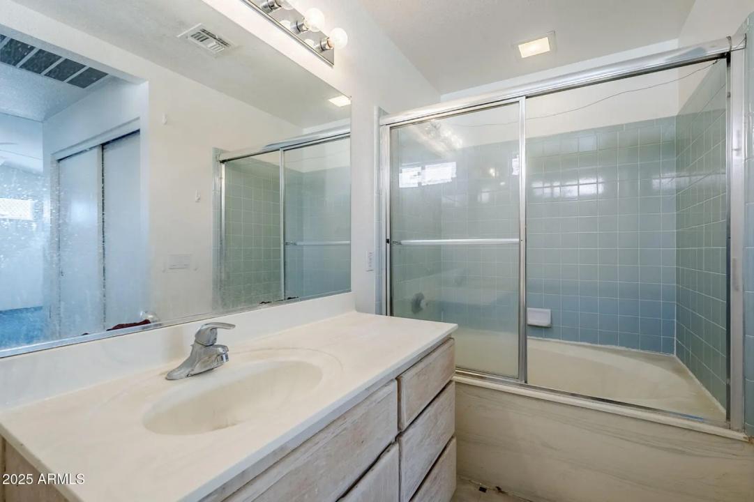 Real Estate Picture 16