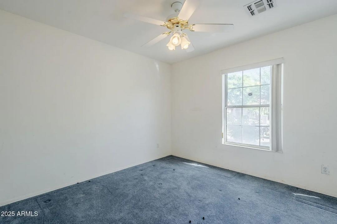 Real Estate Picture 17