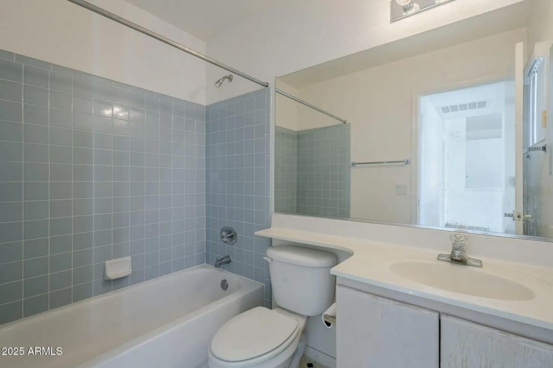 Real Estate Picture 18