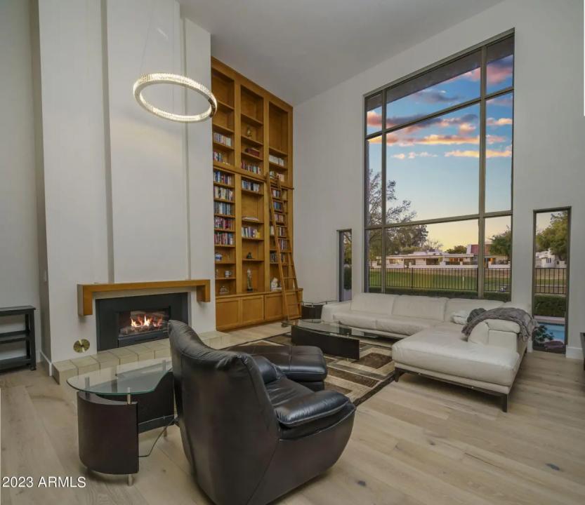 Real Estate Picture 4