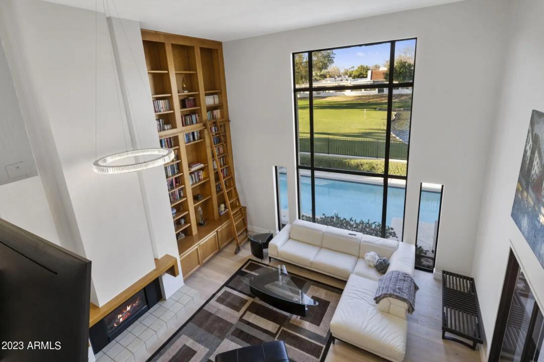 Real Estate Picture 5