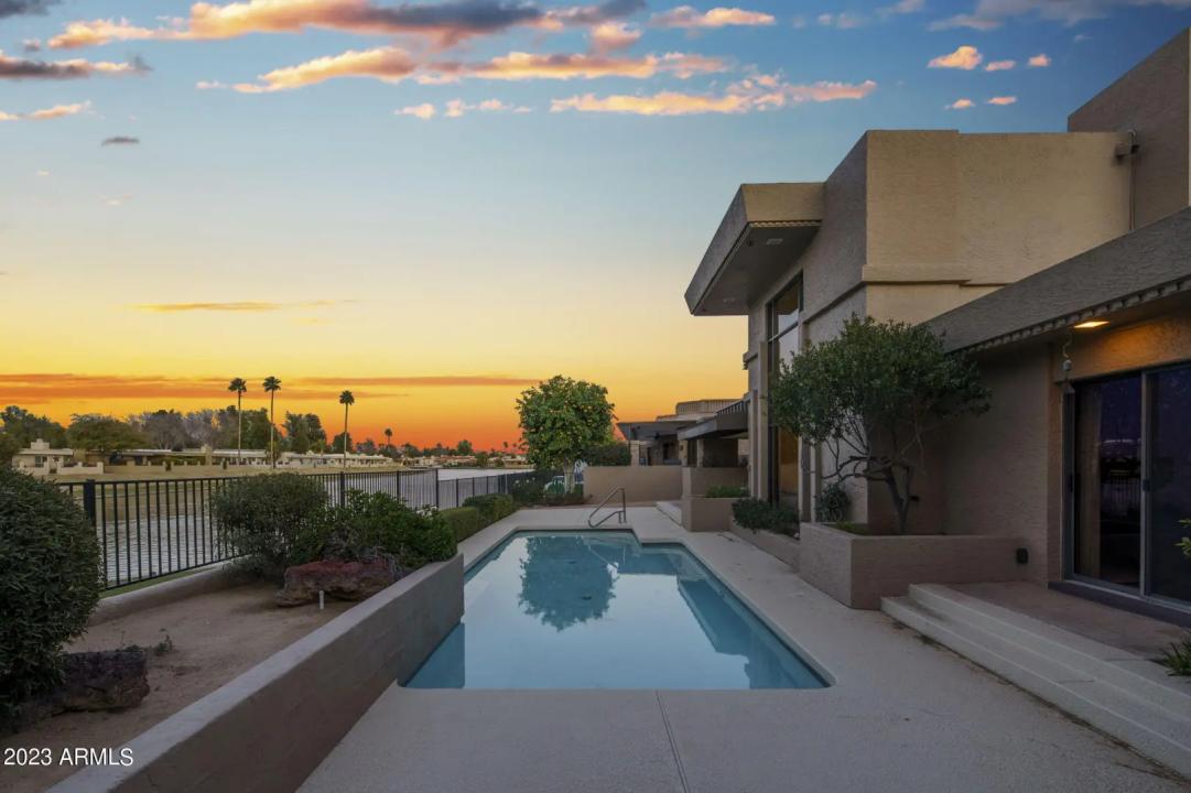Real Estate Picture 7