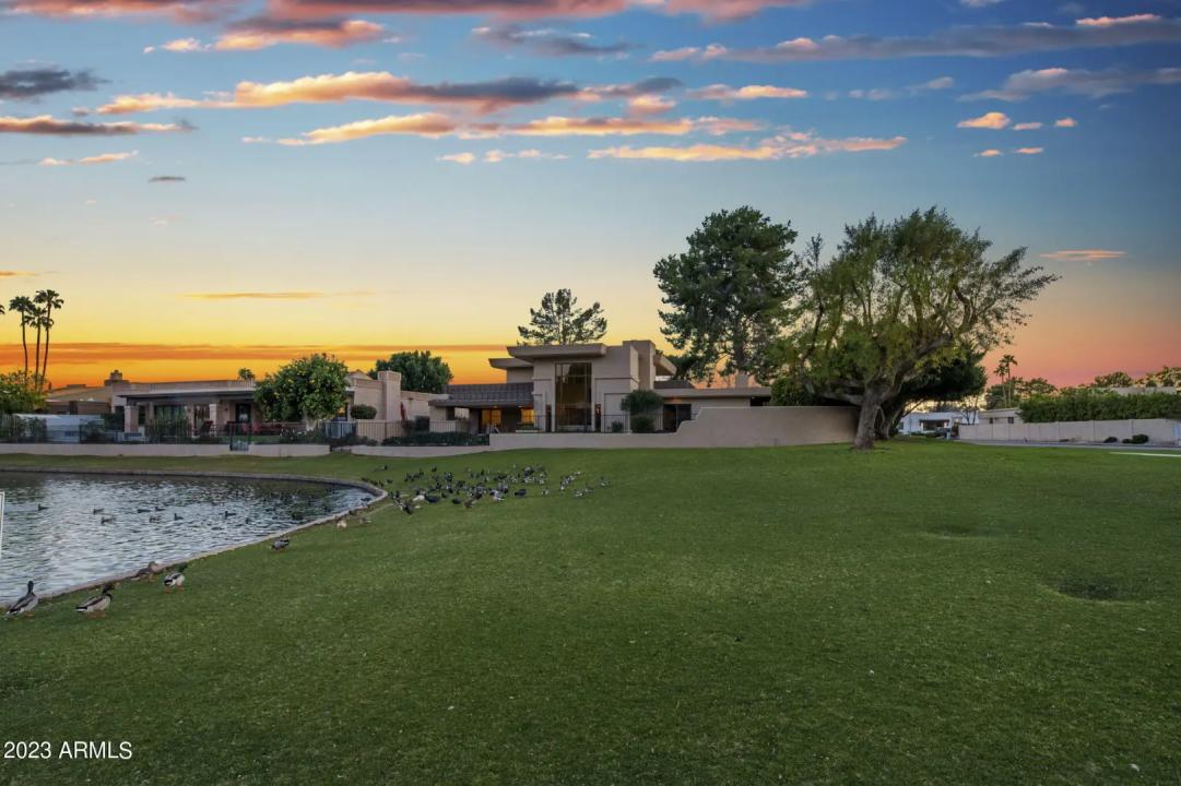 Real Estate Picture 12