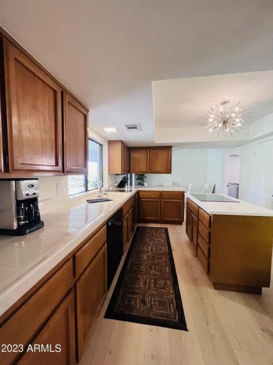Real Estate Picture 14