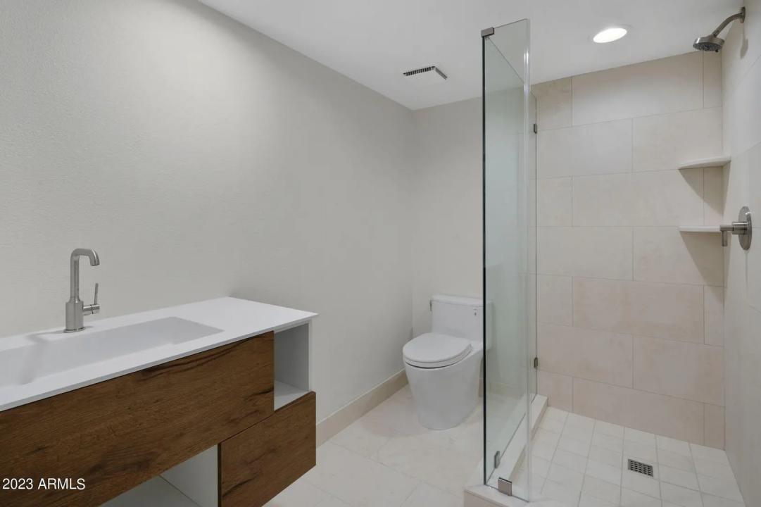 Real Estate Picture 36