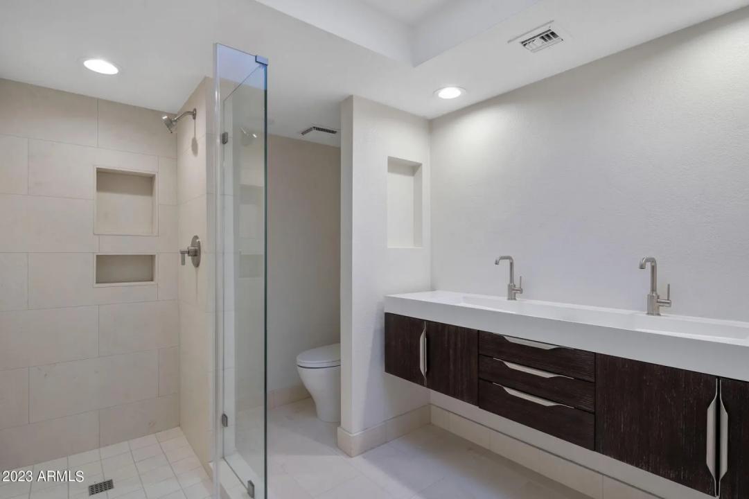 Real Estate Picture 43