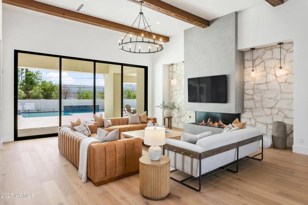 Real Estate Picture 8
