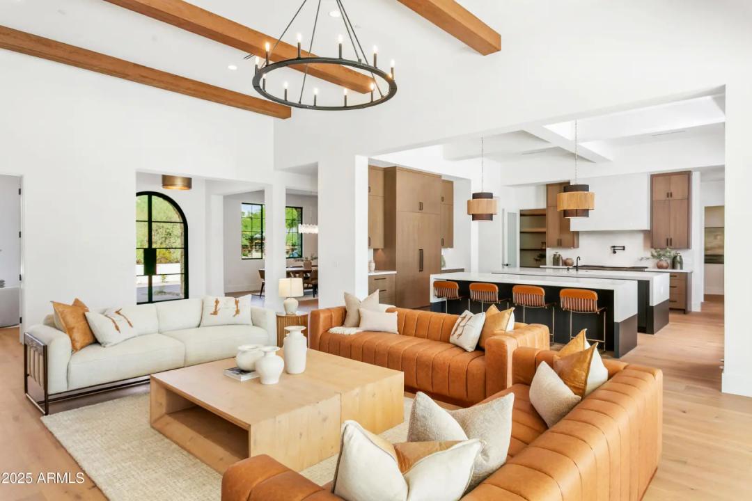 Real Estate Picture 12