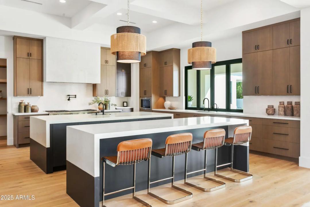 Real Estate Picture 16