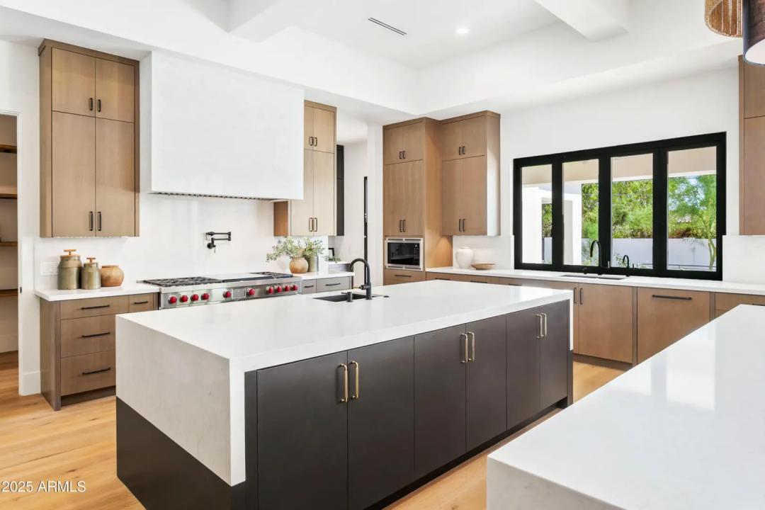 Real Estate Picture 19