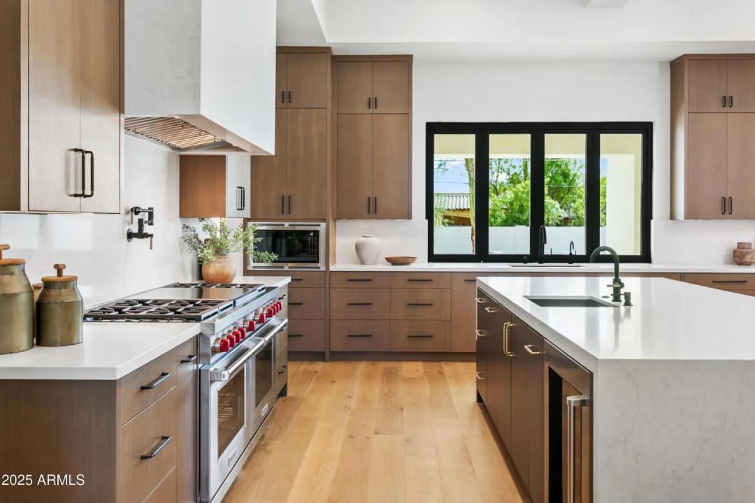 Real Estate Picture 20