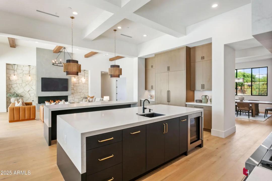 Real Estate Picture 24