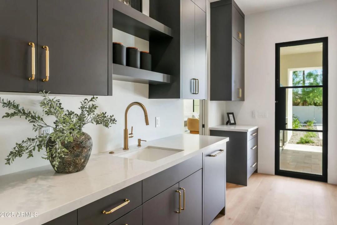 Real Estate Picture 28