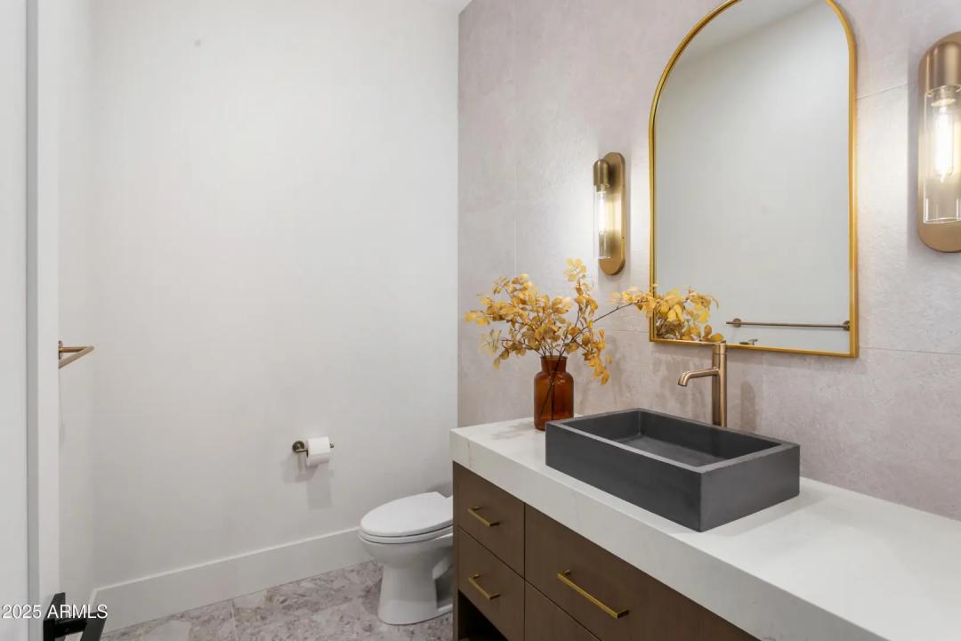 Real Estate Picture 30