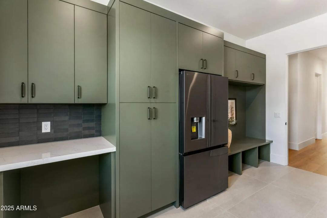 Real Estate Picture 33