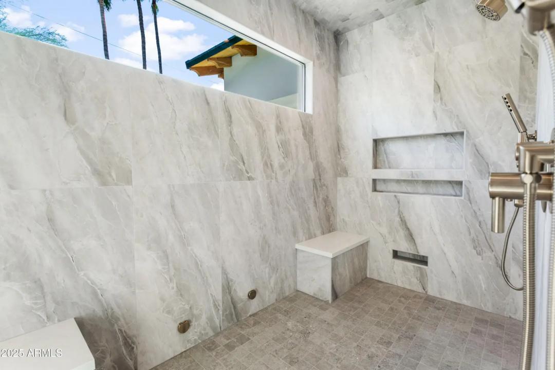 Real Estate Picture 41