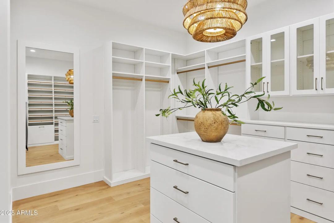 Real Estate Picture 43