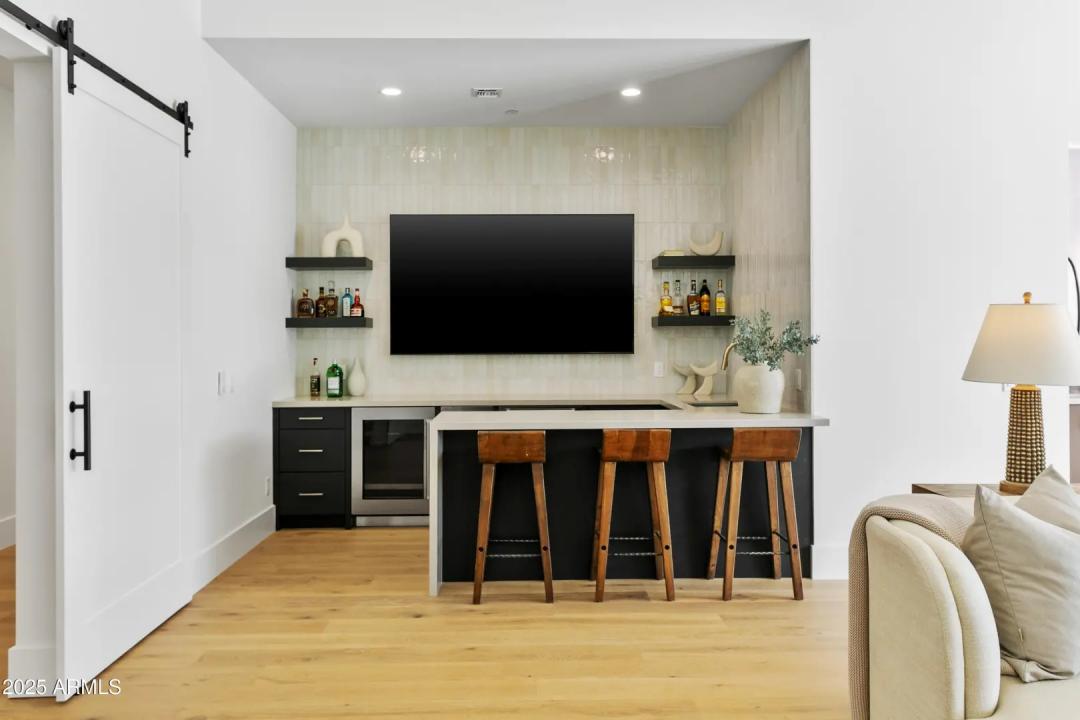 Real Estate Picture 50