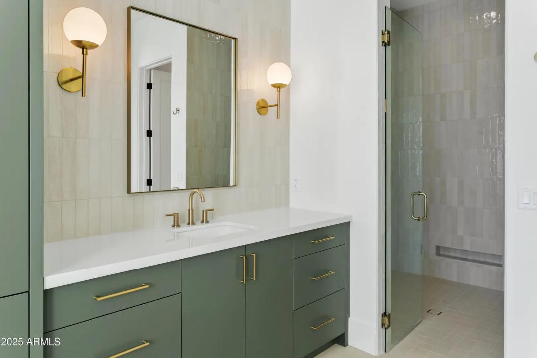 Real Estate Picture 60