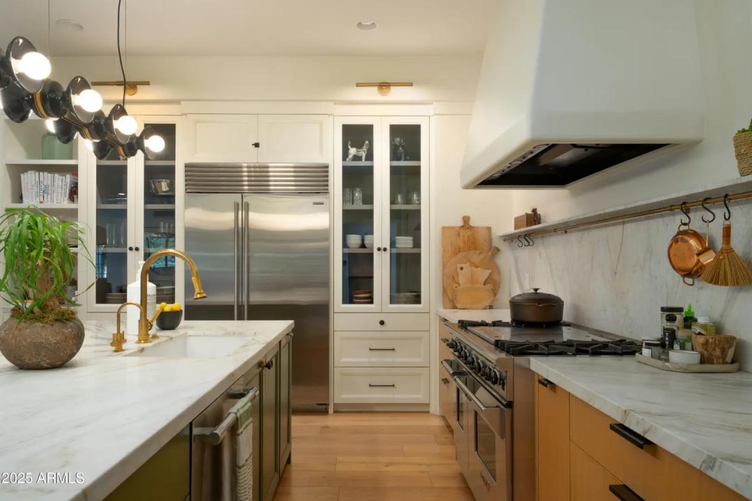 Real Estate Picture 4