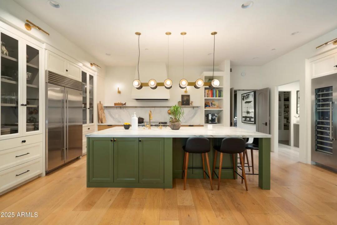 Real Estate Picture 5