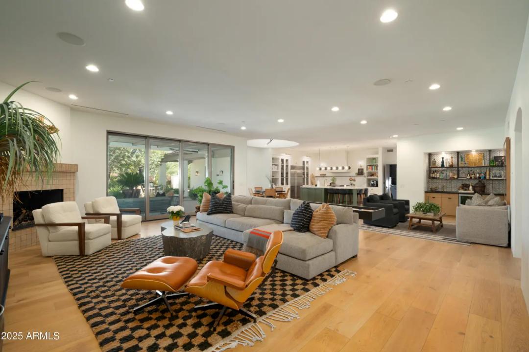 Real Estate Picture 8