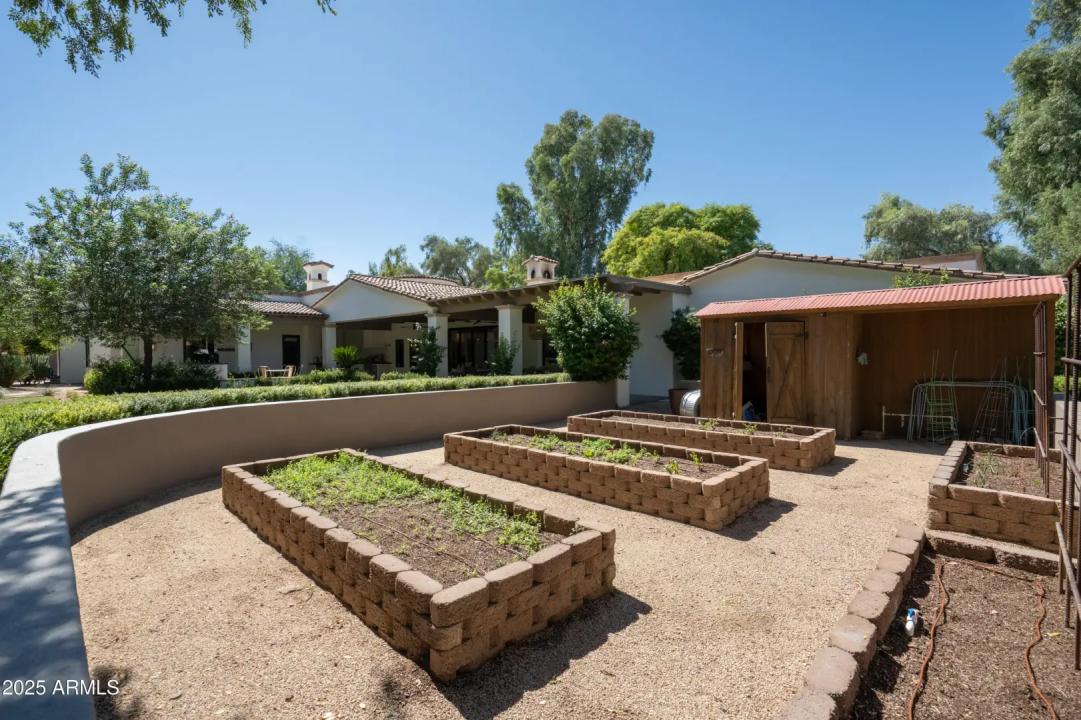 Real Estate Picture 34