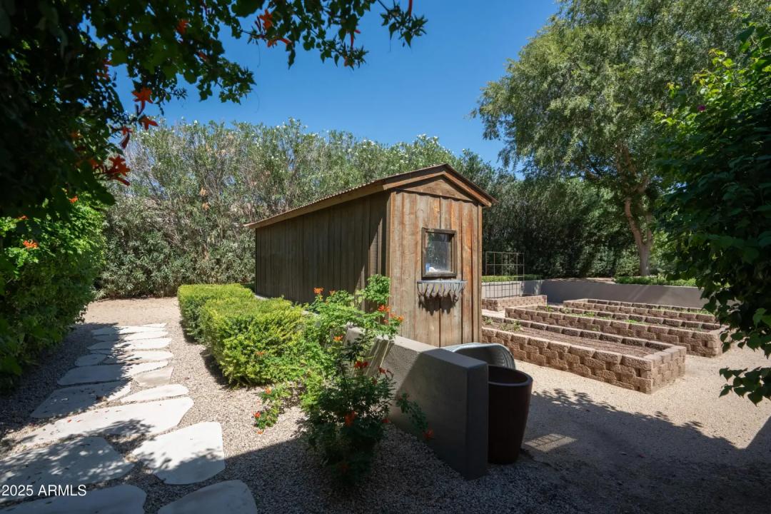 Real Estate Picture 35