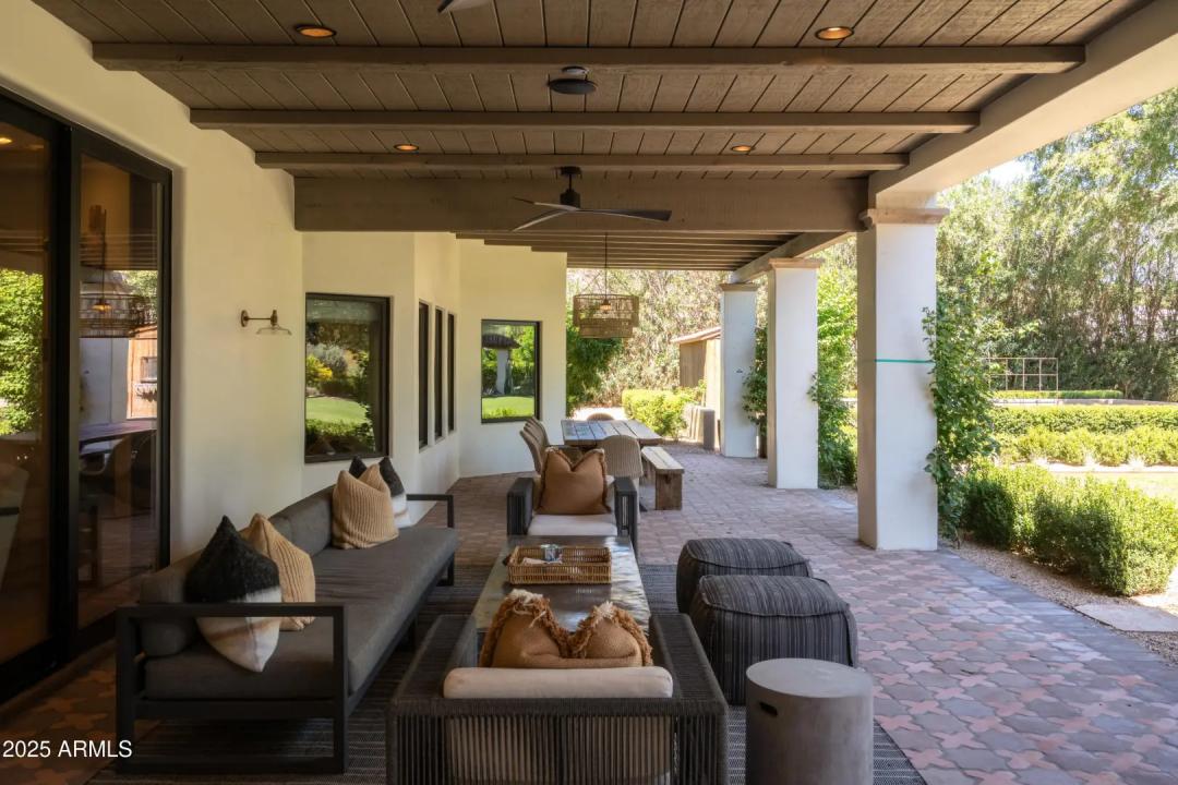 Real Estate Picture 24