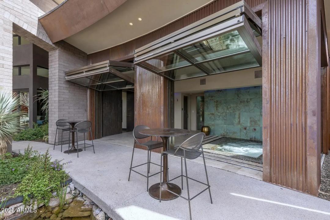 Real Estate Picture 7