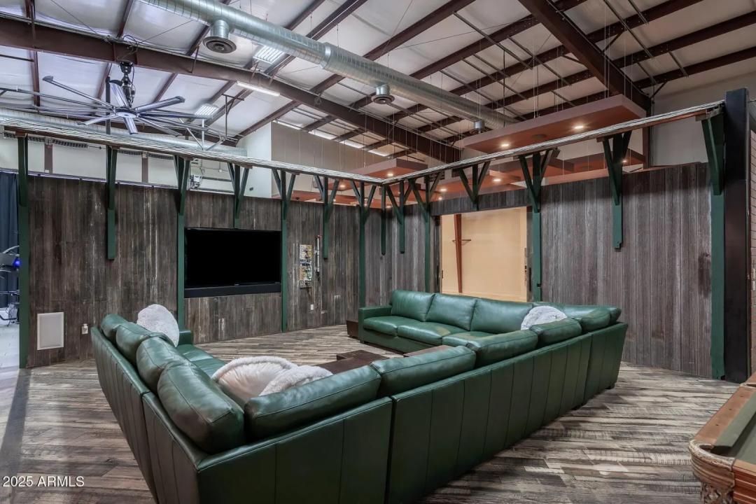 Real Estate Picture 111