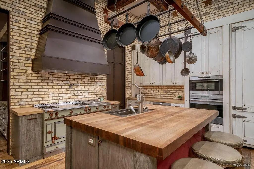 Real Estate Picture 30