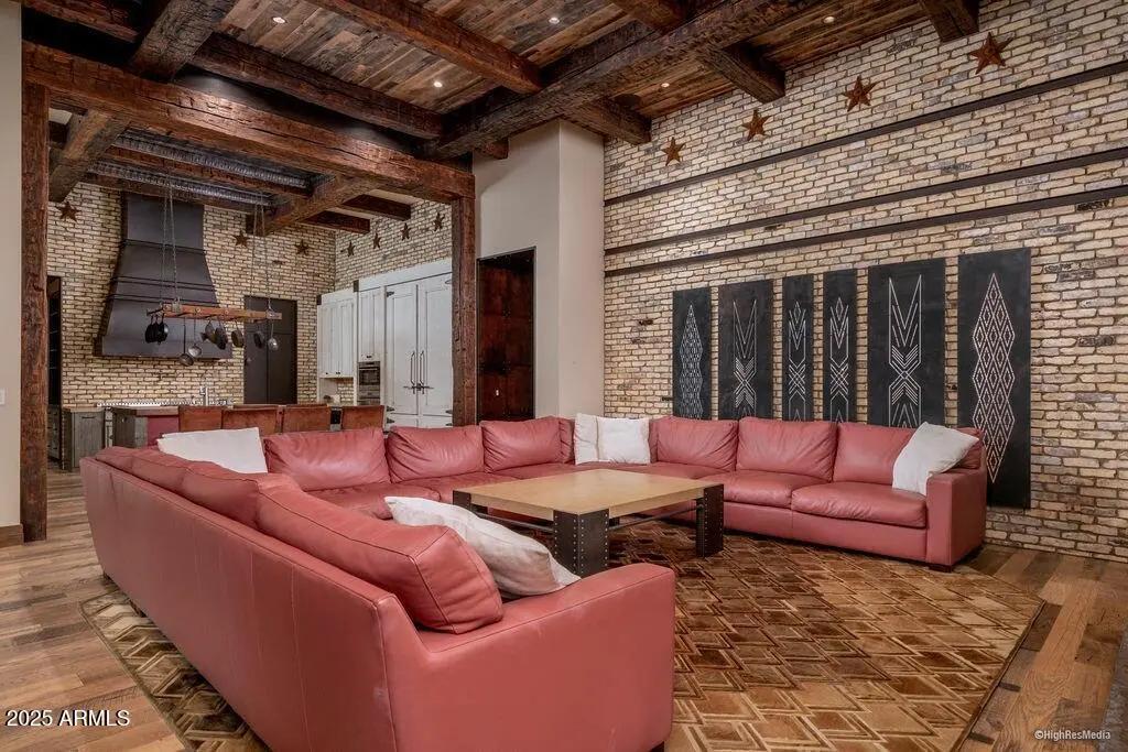 Real Estate Picture 32