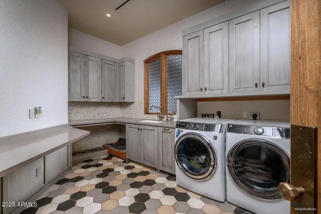 Real Estate Picture 123