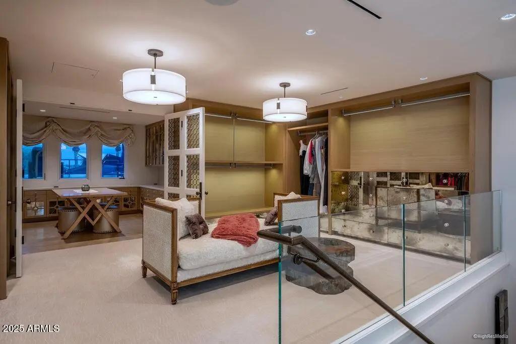 Real Estate Picture 50