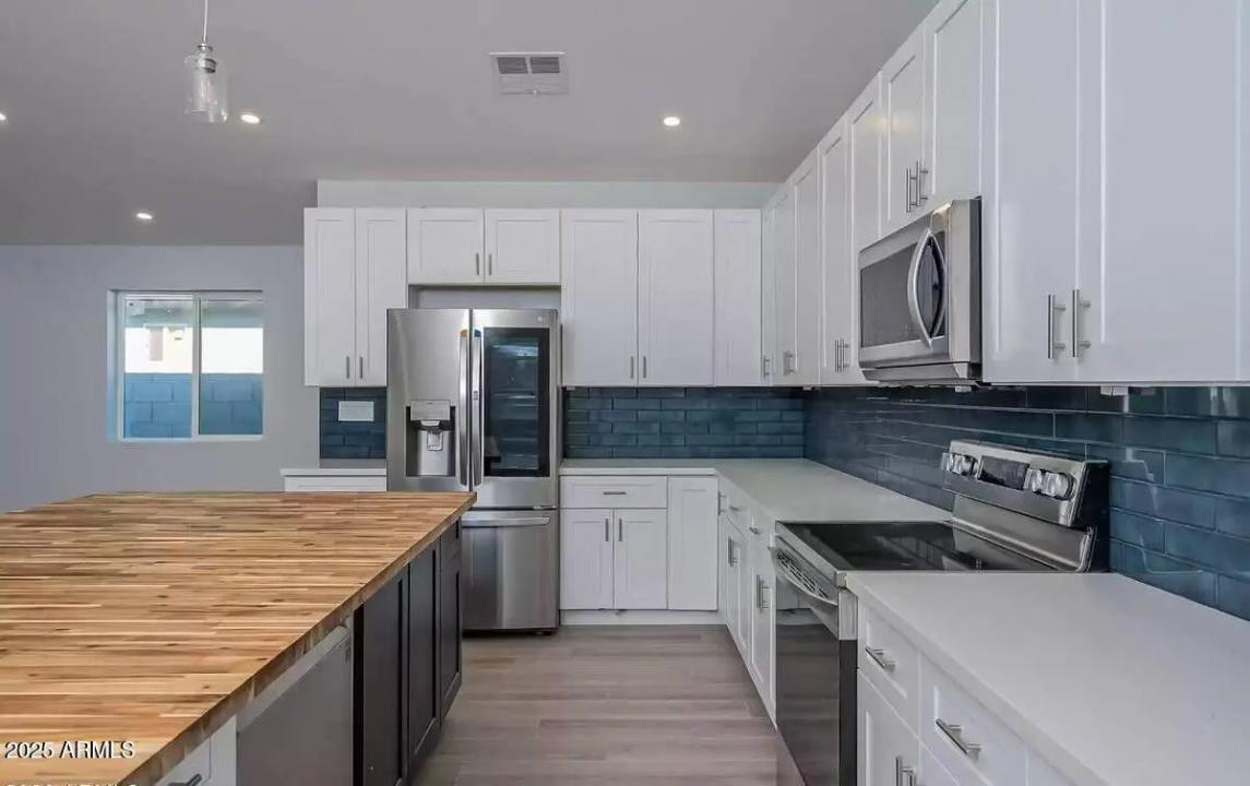 Real Estate Picture 2