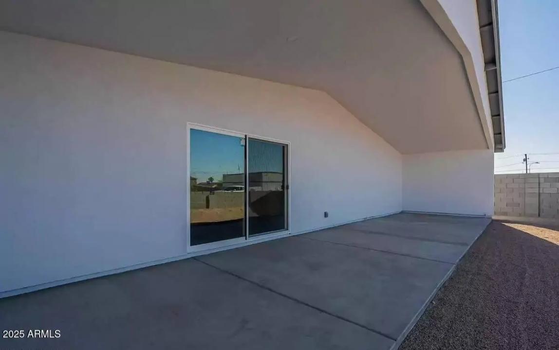 Real Estate Picture 7