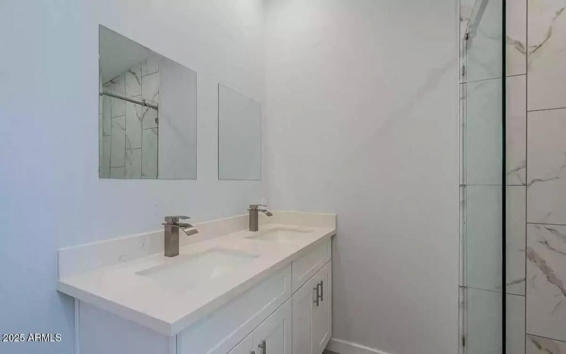 Real Estate Picture 14