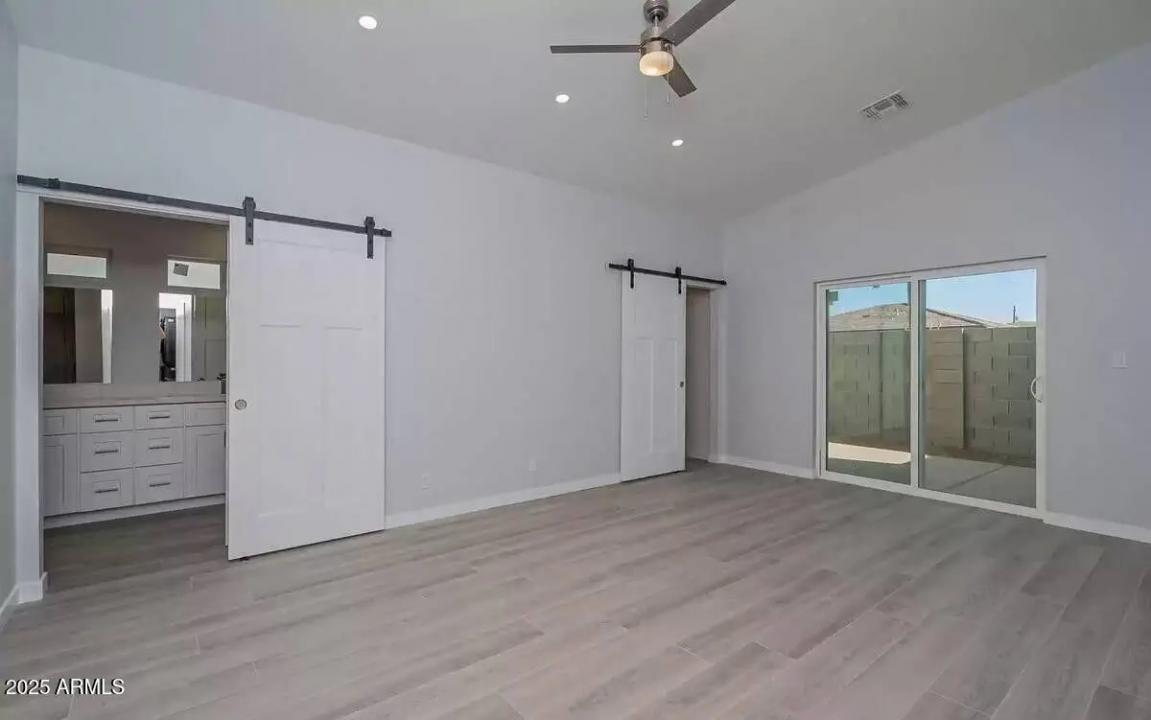Real Estate Picture 8