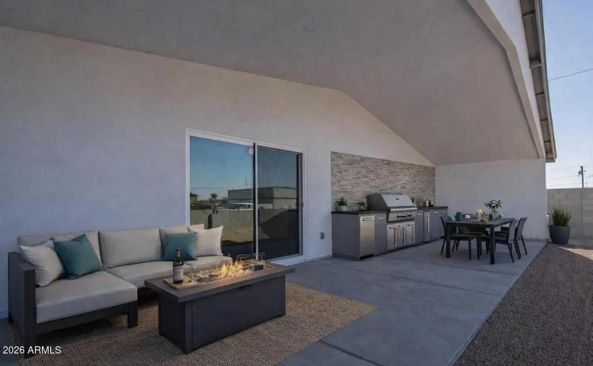 Real Estate Picture 6