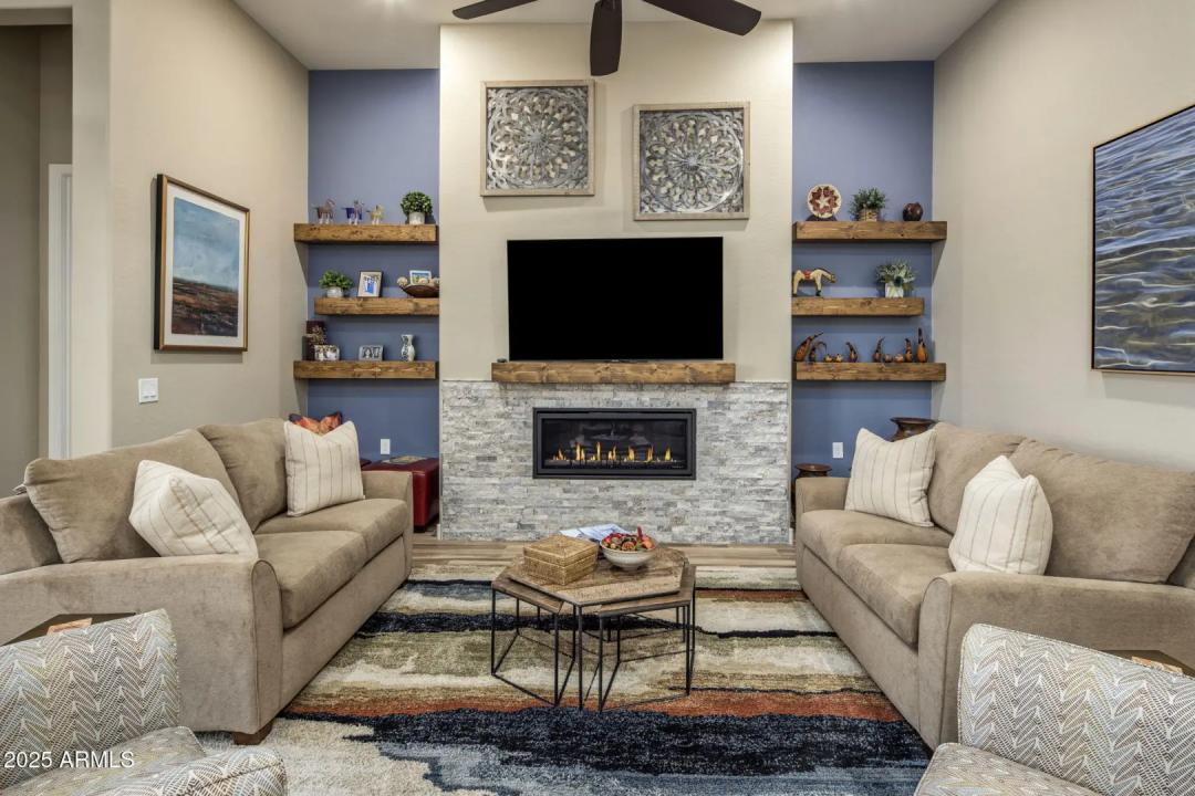 Real Estate Picture 4