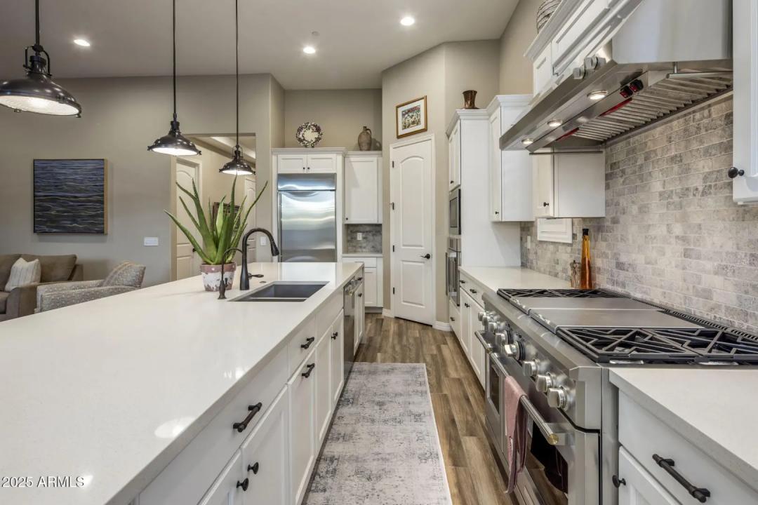 Real Estate Picture 16