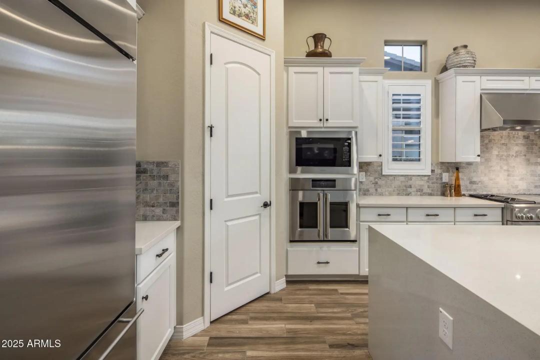 Real Estate Picture 17