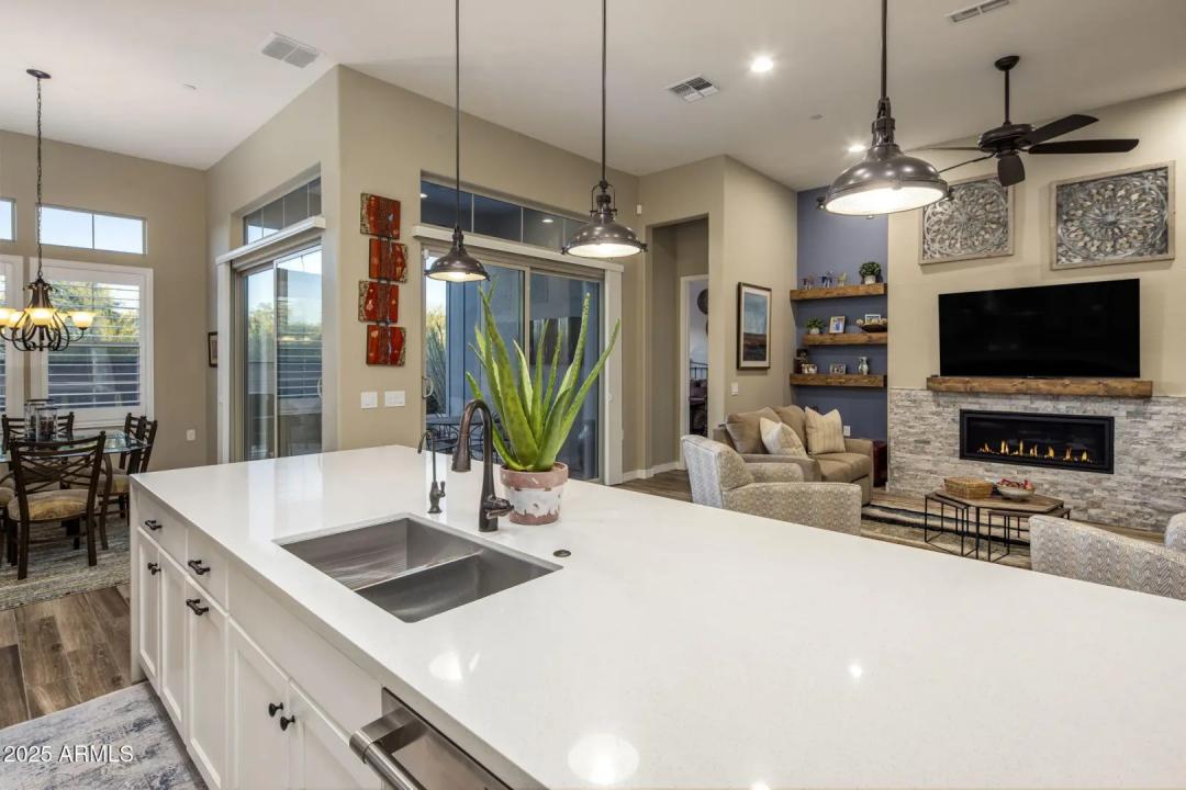 Real Estate Picture 18
