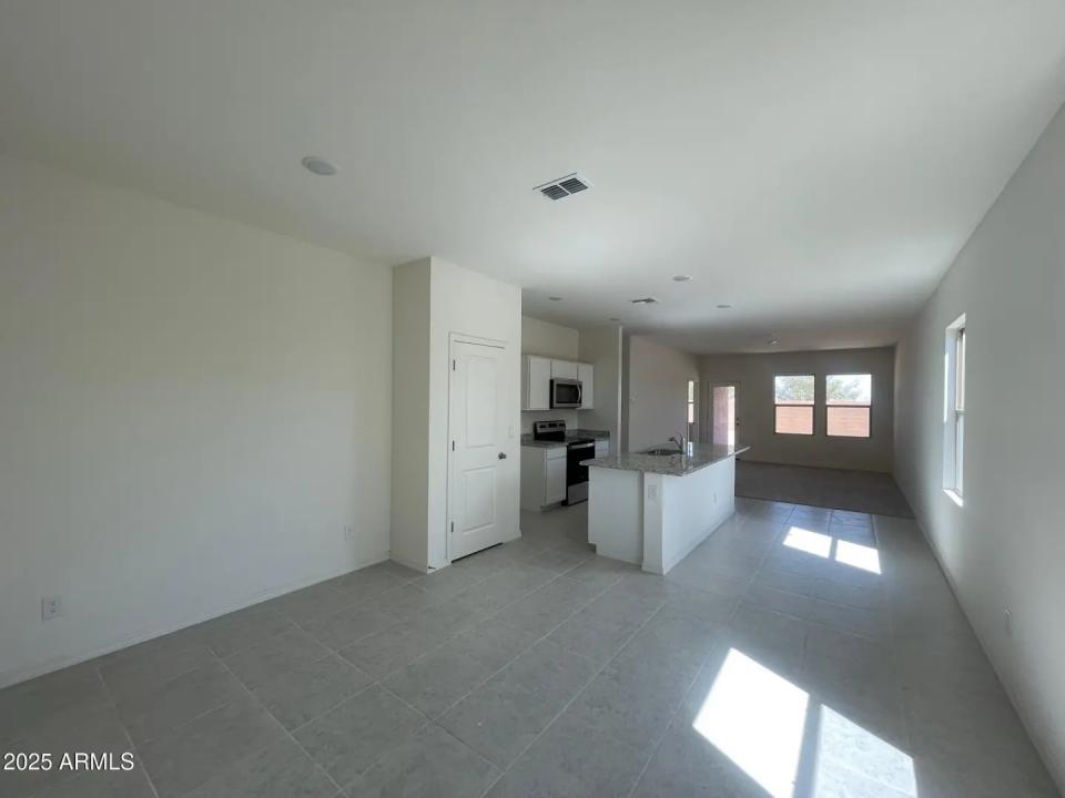 Real Estate Picture 6