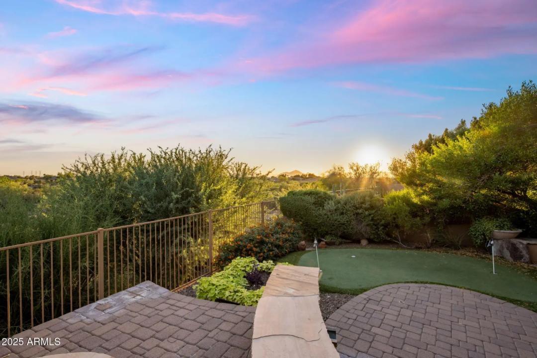 Real Estate Picture 50